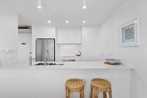 84 The Spit Holiday Apartments