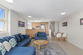 84 The Spit Holiday Apartments