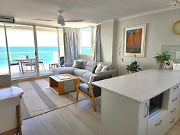 84 The Spit Holiday Apartments