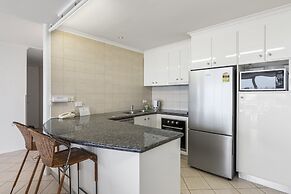 84 The Spit Holiday Apartments