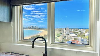 84 The Spit Holiday Apartments