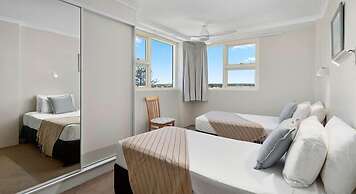 84 The Spit Holiday Apartments