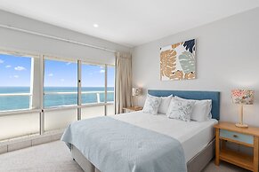 84 The Spit Holiday Apartments