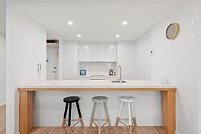 84 The Spit Holiday Apartments