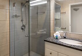 84 The Spit Holiday Apartments