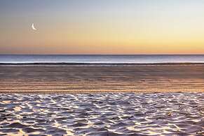 84 The Spit Holiday Apartments