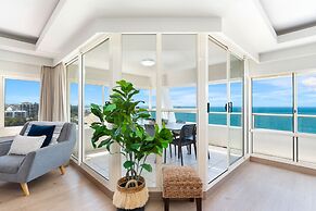 84 The Spit Holiday Apartments