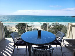 84 The Spit Holiday Apartments