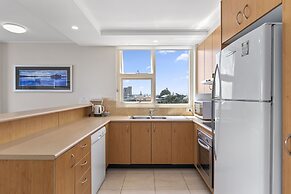 84 The Spit Holiday Apartments