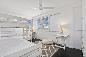 84 The Spit Holiday Apartments