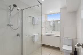 84 The Spit Holiday Apartments