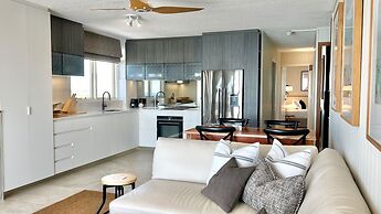 84 The Spit Holiday Apartments