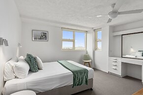 84 The Spit Holiday Apartments