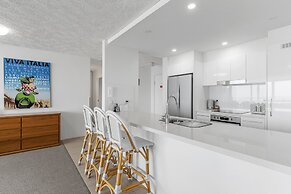 84 The Spit Holiday Apartments