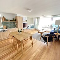 84 The Spit Holiday Apartments