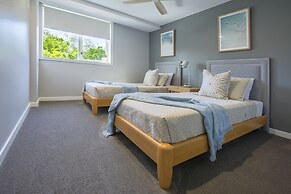 84 The Spit Holiday Apartments