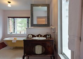 Riversong Inn Retreat