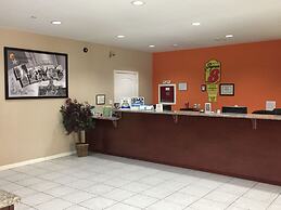Super 8 by Wyndham Brenham TX