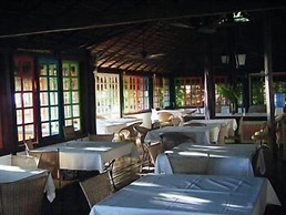 Porto Pousada Saco da Capela