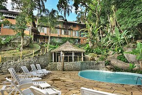 Porto Pousada Saco da Capela