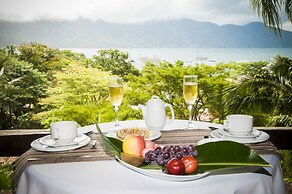 Porto Pousada Saco da Capela