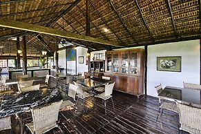 Porto Pousada Saco da Capela