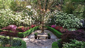 Kubba Roonga Guesthouse - Boutique Luxury Spa Retreat & Gardens