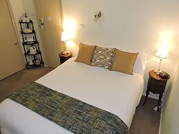 Kubba Roonga Guesthouse - Boutique Luxury Spa Retreat & Gardens