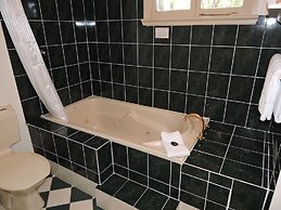 Kubba Roonga Guesthouse - Boutique Luxury Spa Retreat & Gardens