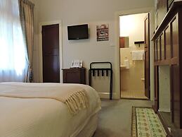 Kubba Roonga Guesthouse - Boutique Luxury Spa Retreat & Gardens