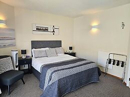 Albert Number 6 Motel