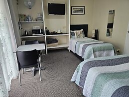Albert Number 6 Motel