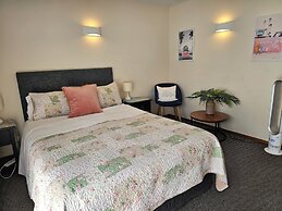 Albert Number 6 Motel