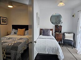 Albert Number 6 Motel