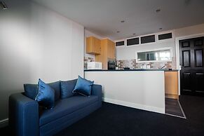 Coasters Hotel & Apartments