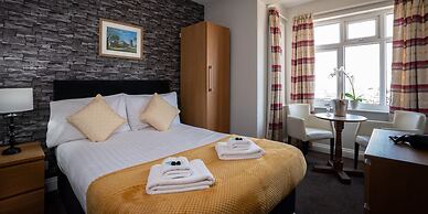 Coasters Hotel & Apartments
