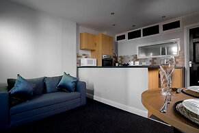 Coasters Hotel & Apartments