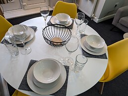 Coasters Hotel & Apartments