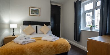 Coasters Hotel & Apartments