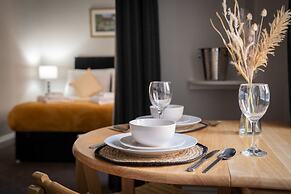 Coasters Hotel & Apartments