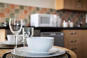 Coasters Hotel & Apartments