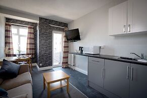 Coasters Hotel & Apartments