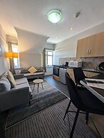 Coasters Hotel & Apartments