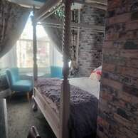 Driftwood Hotel