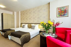 City Avenue Hotel by HMG