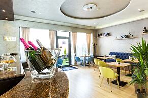 City Avenue Hotel by HMG