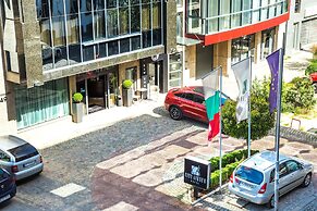 City Avenue Hotel by HMG