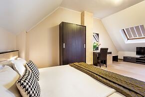 City Avenue Hotel by HMG