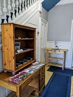 Falcon Crest Guest House