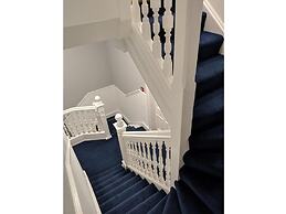 Falcon Crest Guest House